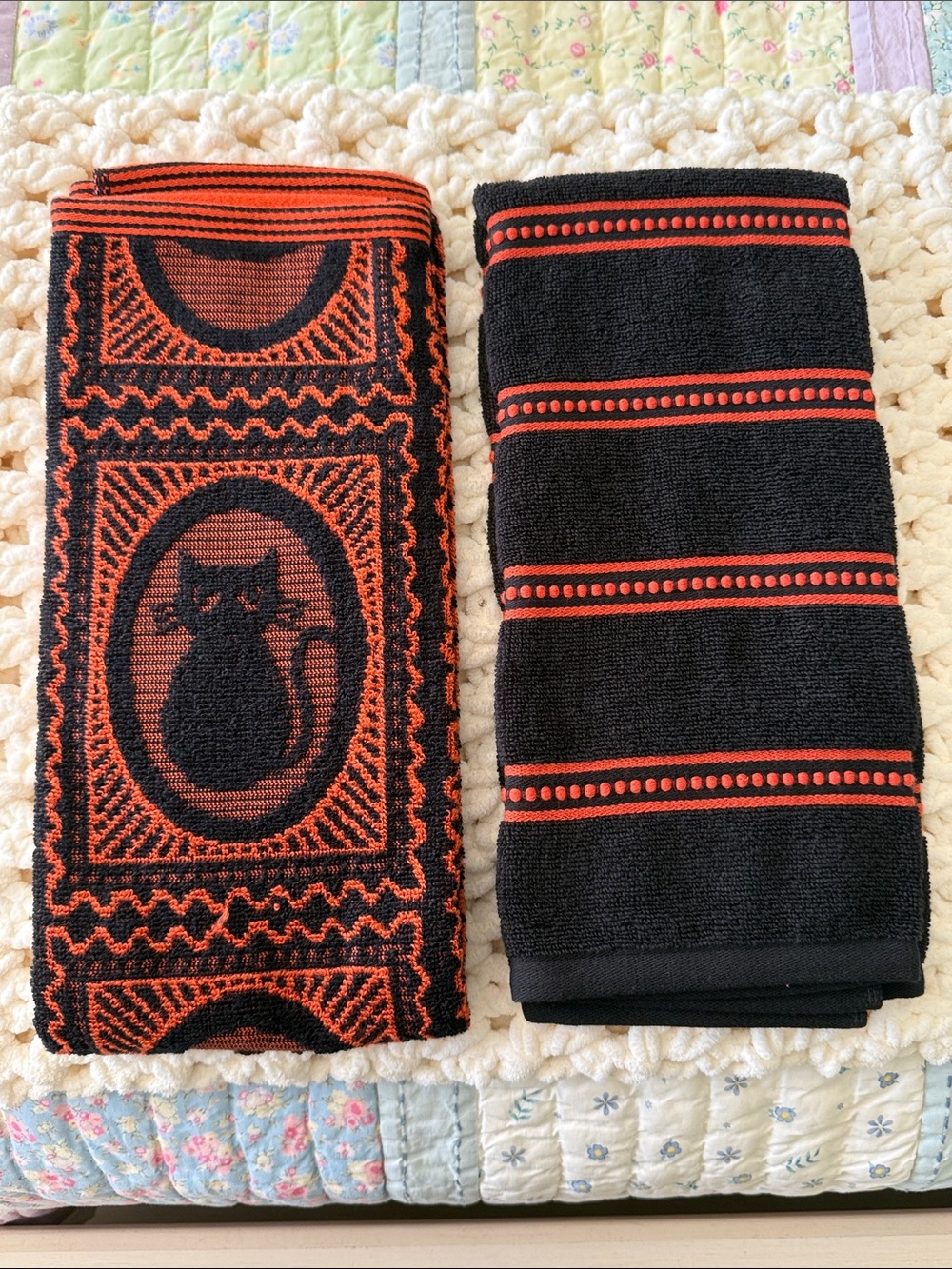 Set of 2 Caro Home Halloween Hand Towels